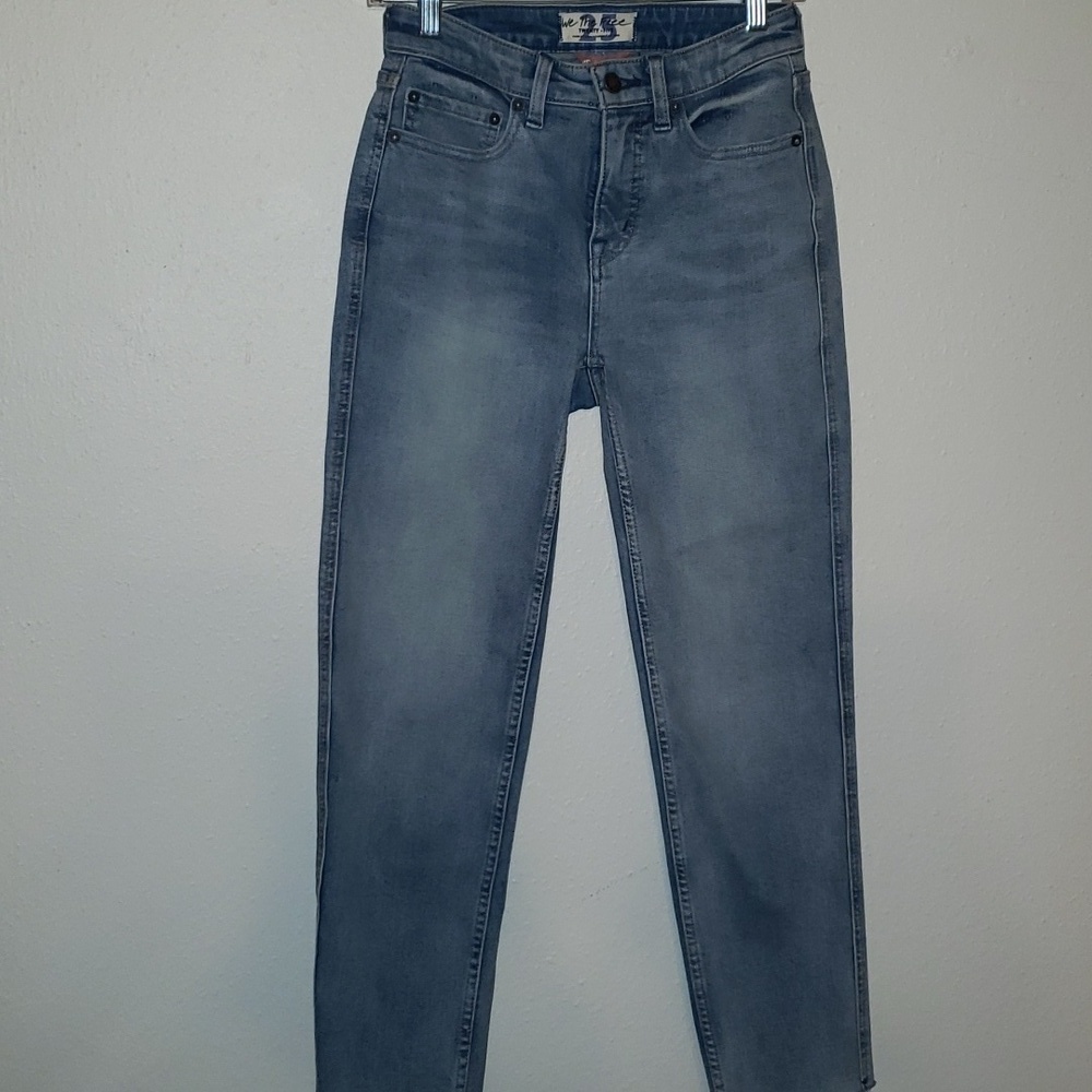 We The Free CRVY Midrise Stretch Raw Hem Ankle Jeans Light Blue